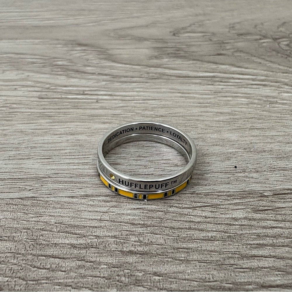 Pura Vida x Harry Potter 
Hufflepuff Ring Set 🦡💛